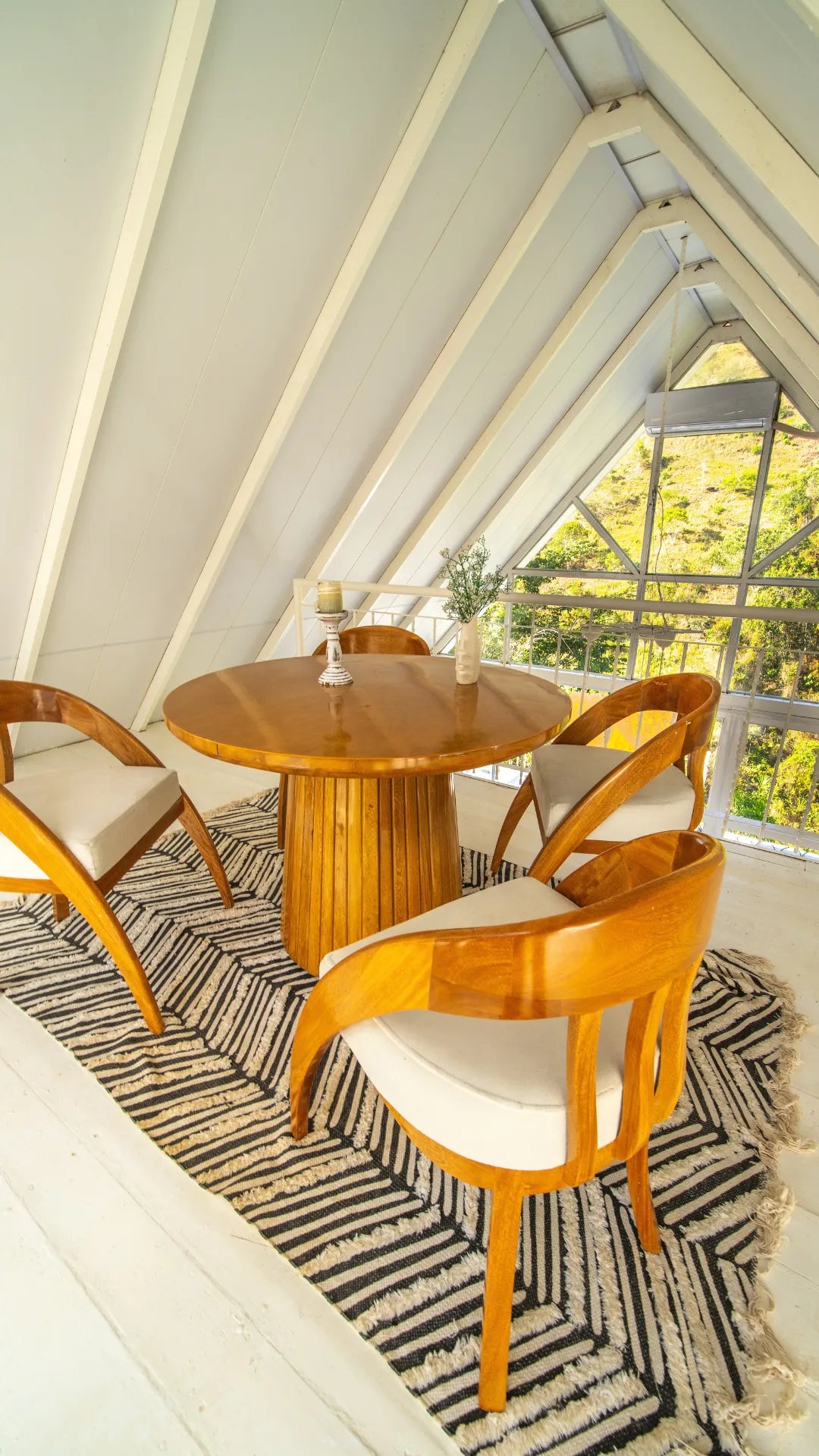 Suite Alpine White