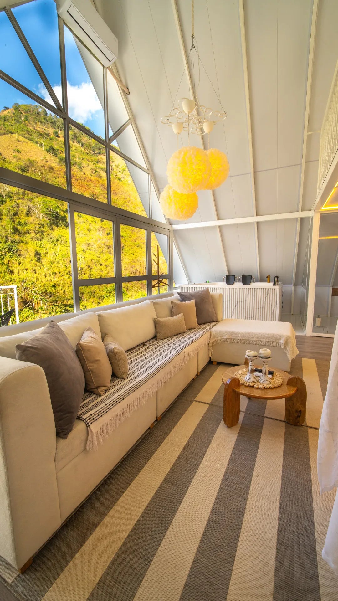 Suite Alpine White