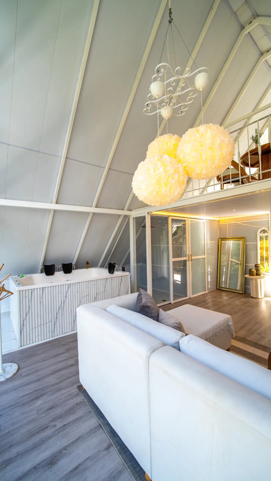 Suite Alpine White
